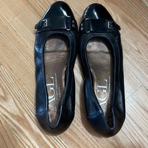 AGL black flats